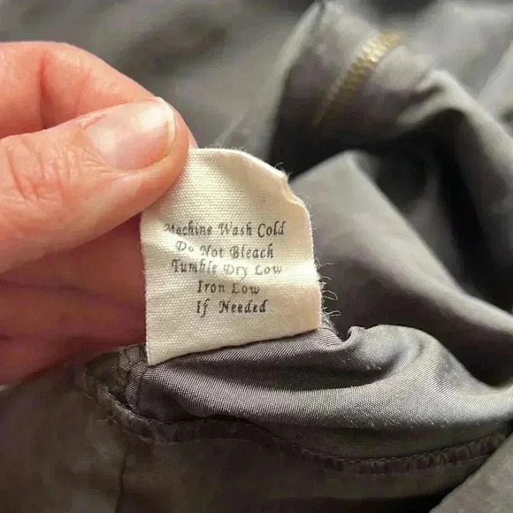 🌸3/$30🌸mine | Grey dress with belt and front zipper - Picture 8 of 10